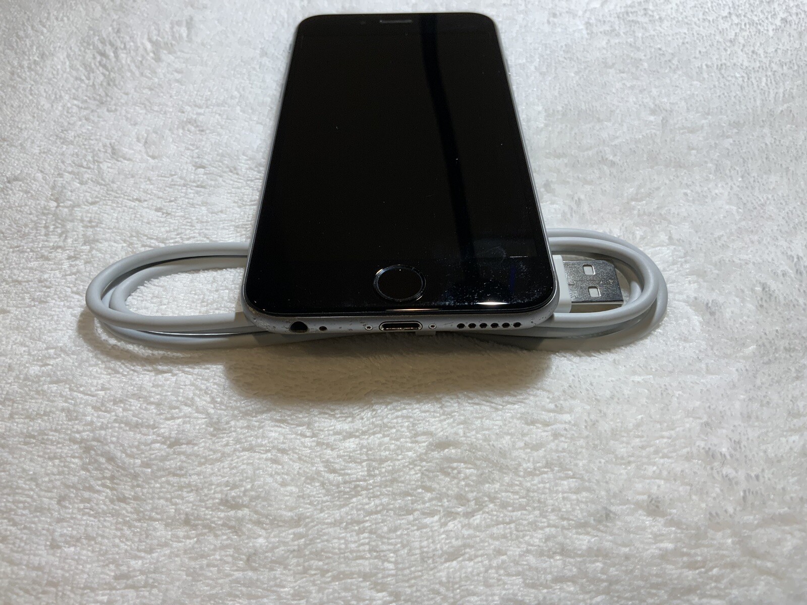 Apple iPhone 6 – 16GB – Space Gray (Unlocked) A1549 (CDMA + GSM)