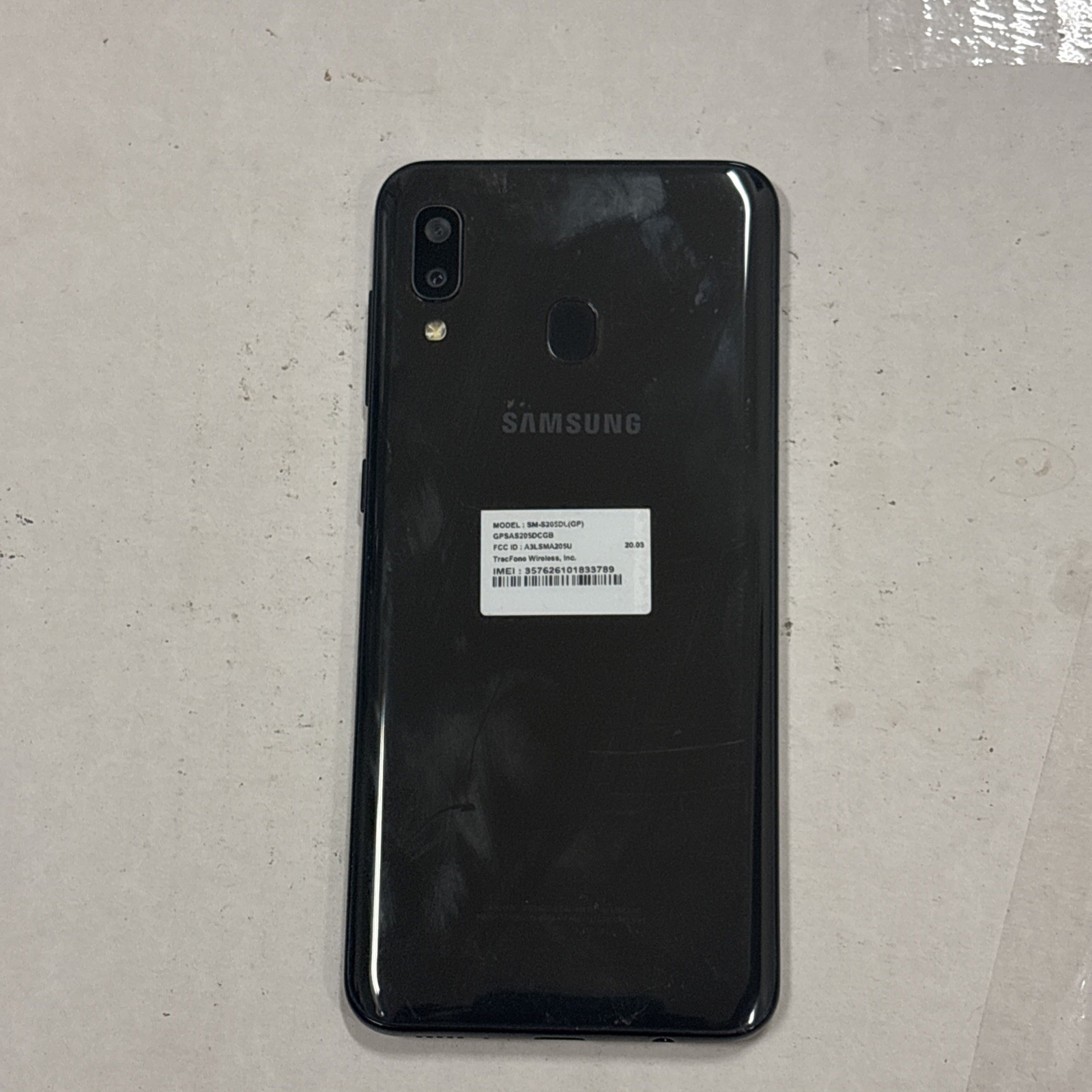 Samsung Galaxy A20 SM-A205U1 32GB (Black) – Tracfone. MINT.