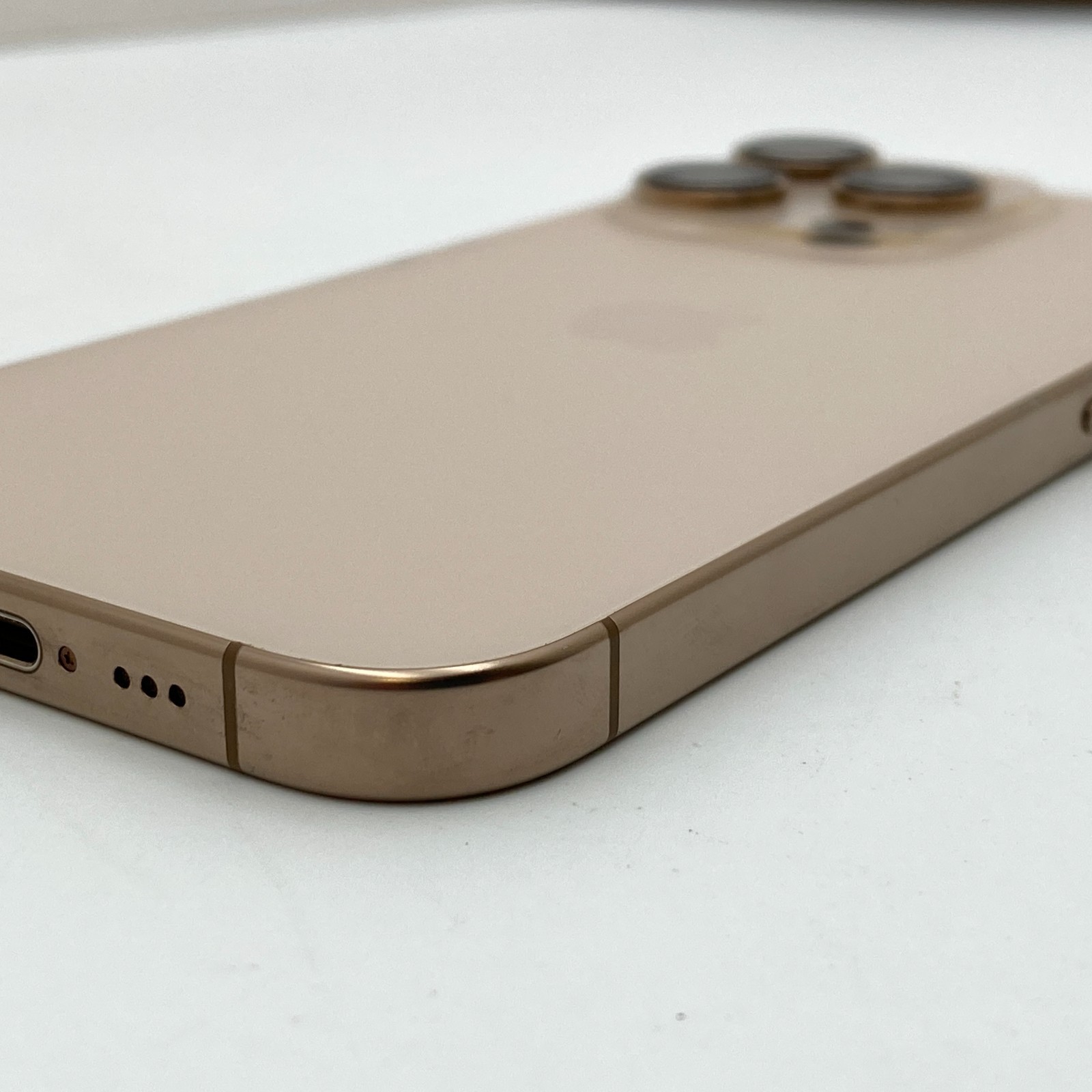 Apple iPhone 16 Pro – 256GB – Desert Titanium (Unlocked) – Fair Condition