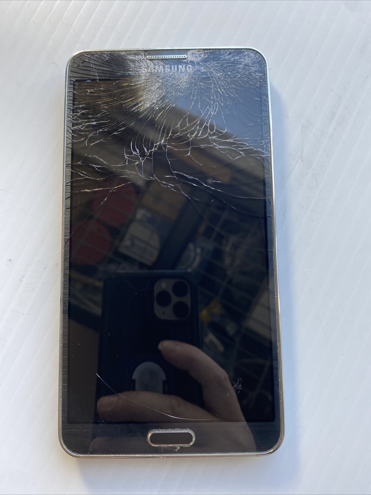 Samsung Galaxy Note 3 Verizon N900V 32GB Black Cracked Screen For Parts
