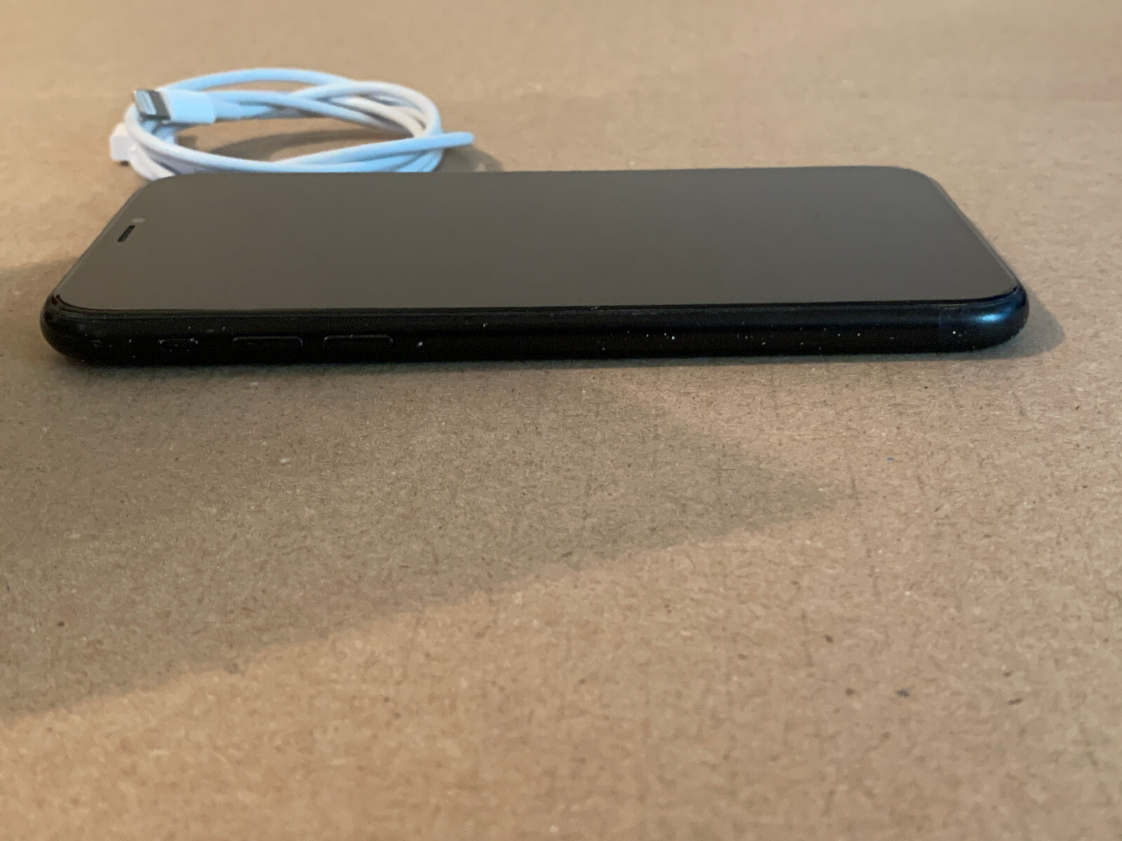Apple iPhone XR – 64GB – Black (unlocked) (CDMA + GSM) A1984 Read