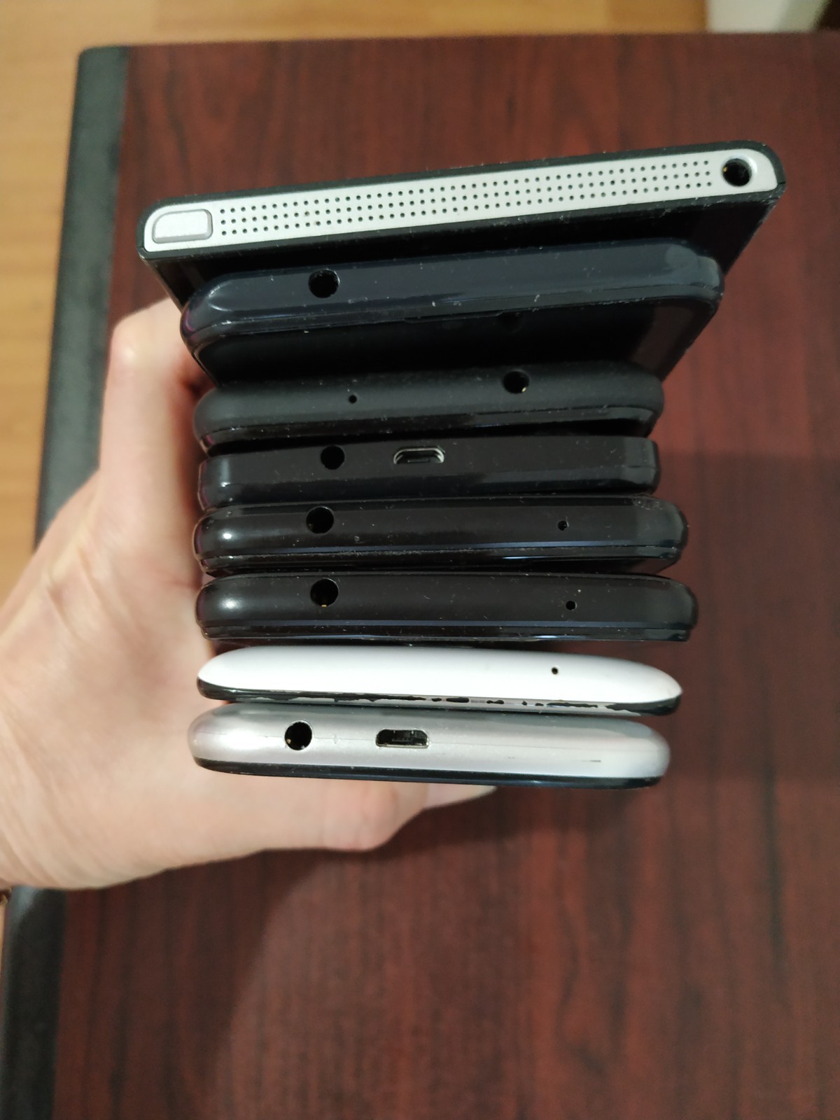 Lot of 8 Mixed Brand LG K7/ SKY Elite H5/ Wiko C210AE (2pc)/XR6M10 and other 8GB
