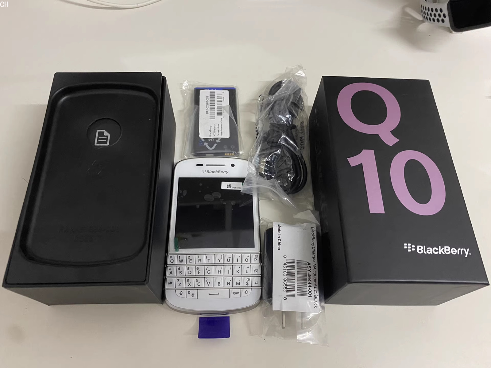 BlackBerry Q10 – Unlocked 8MP 4G 16GB storage OS10 Cellphone