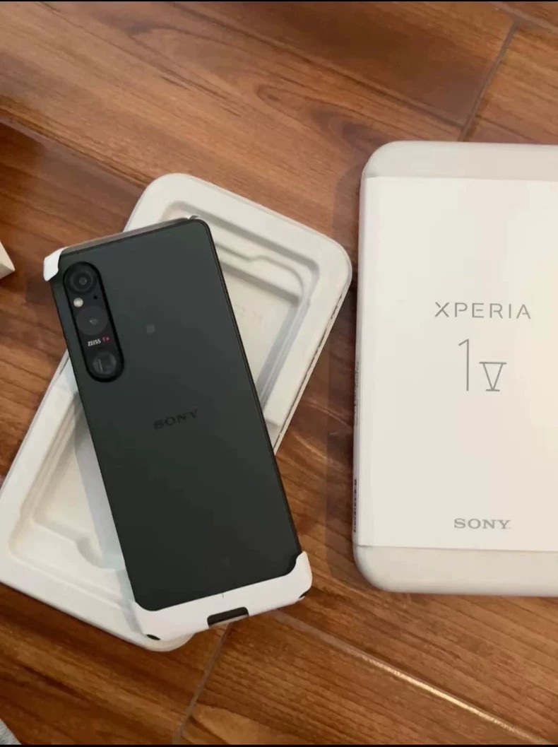 Sony Xperia 1 V 5G Qualcomm Snapdragon 8 Gen 2 Support microSDCC expansion