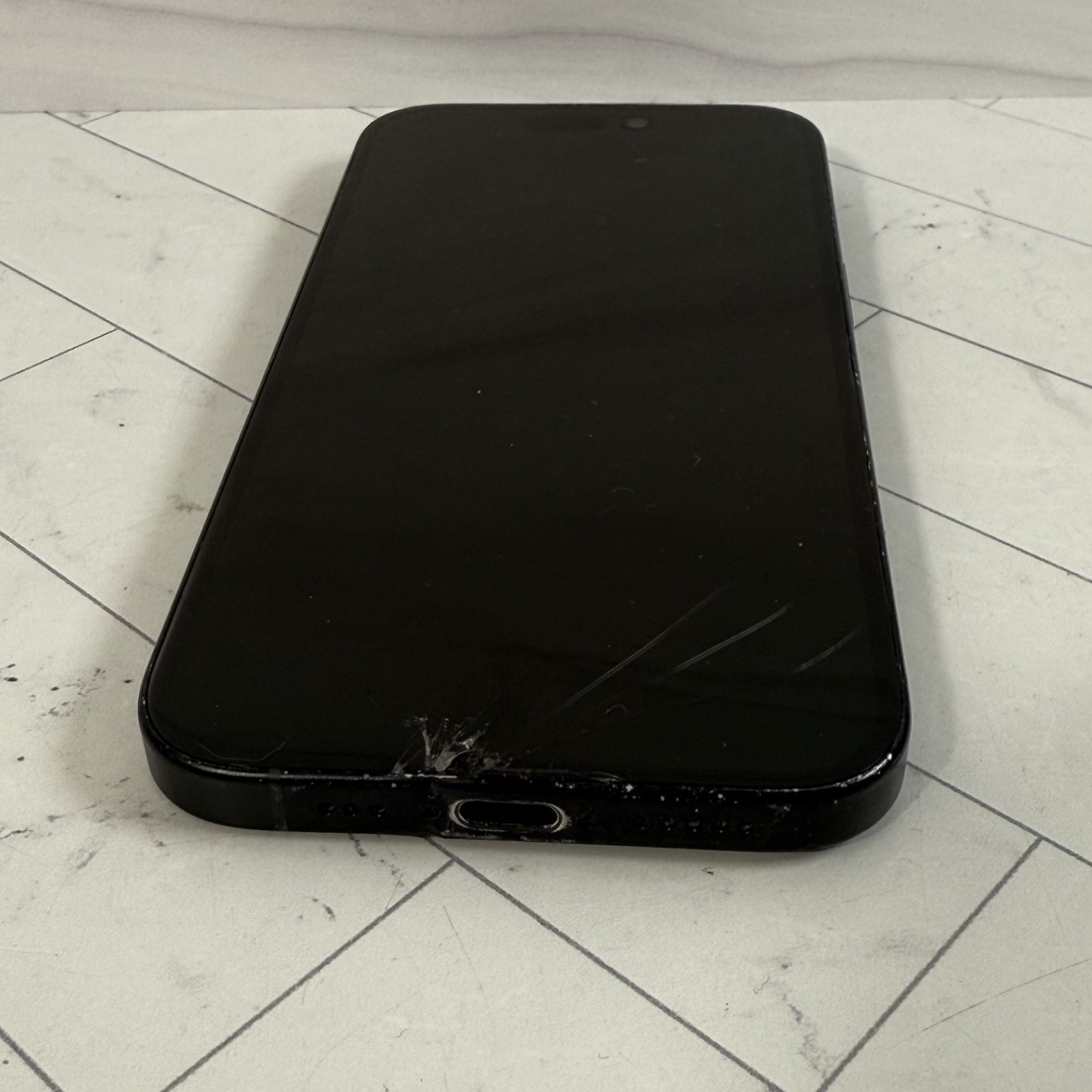 Cracked Screen LCD Apple iPhone 16 128 GB Black T-Mobile Only #A79
