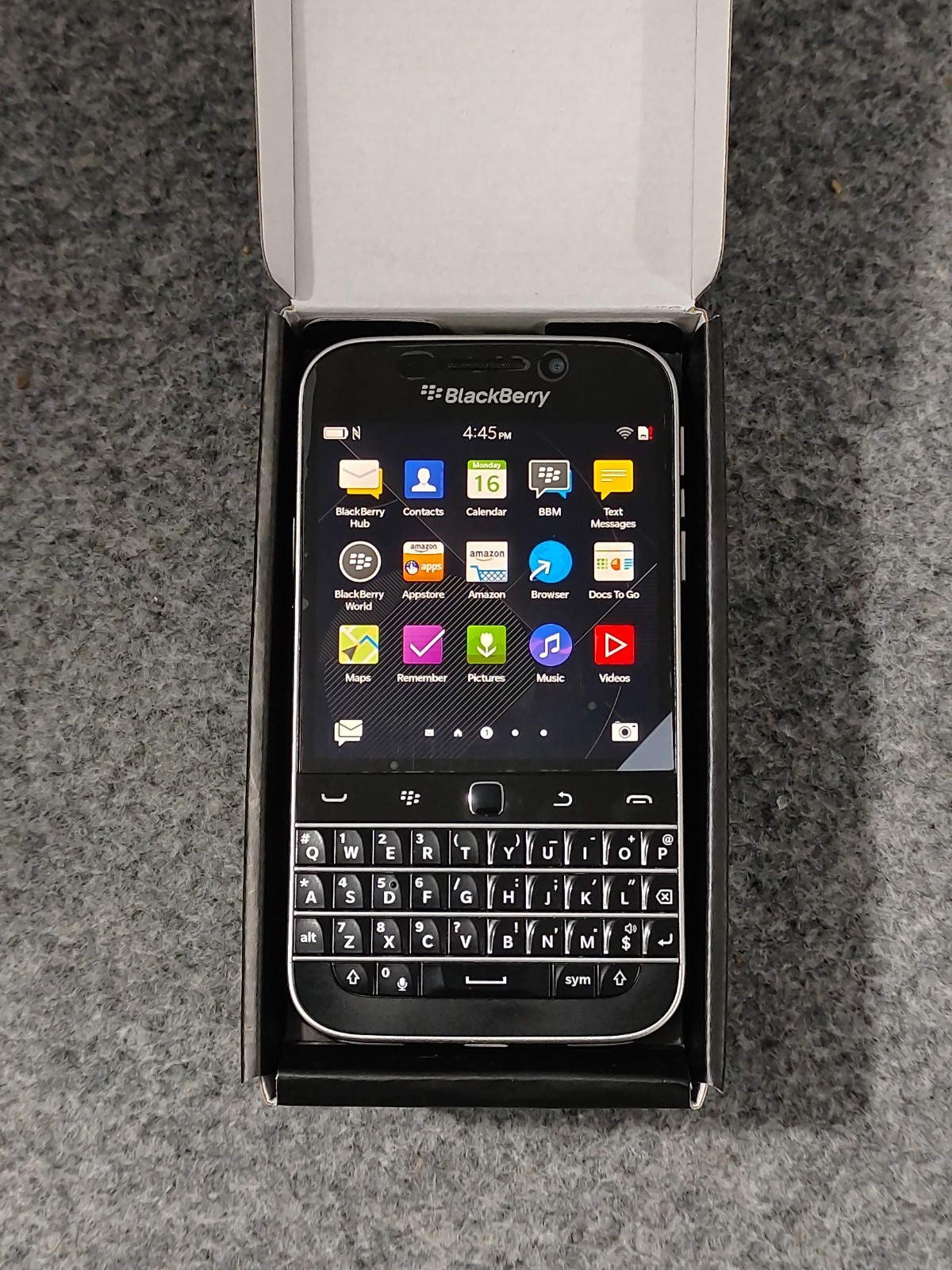 BlackBerry Classic Q20 16GB Factory UNLOCKED(4G) Keyboard Smartphone 90%