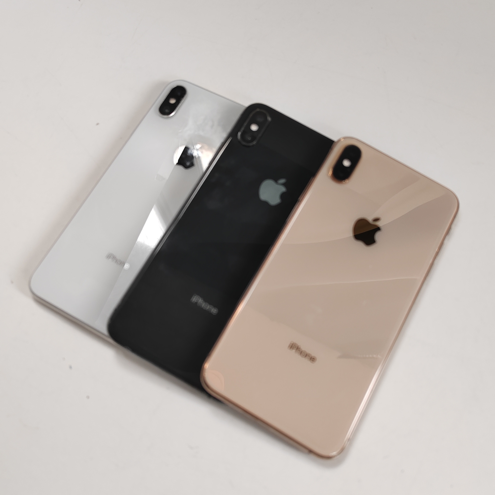 Apple iPhone XS Max 6.5″ 12MP 64GB 256GB all colors iOS 18 with Face ID