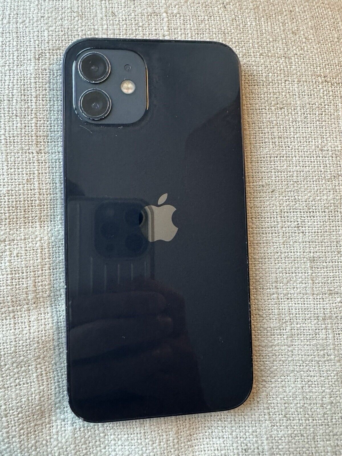 Apple iPhone 12 Black 6.1″ iOS Smartphone 12MP Camera Bluetooth Wi-Fi Box