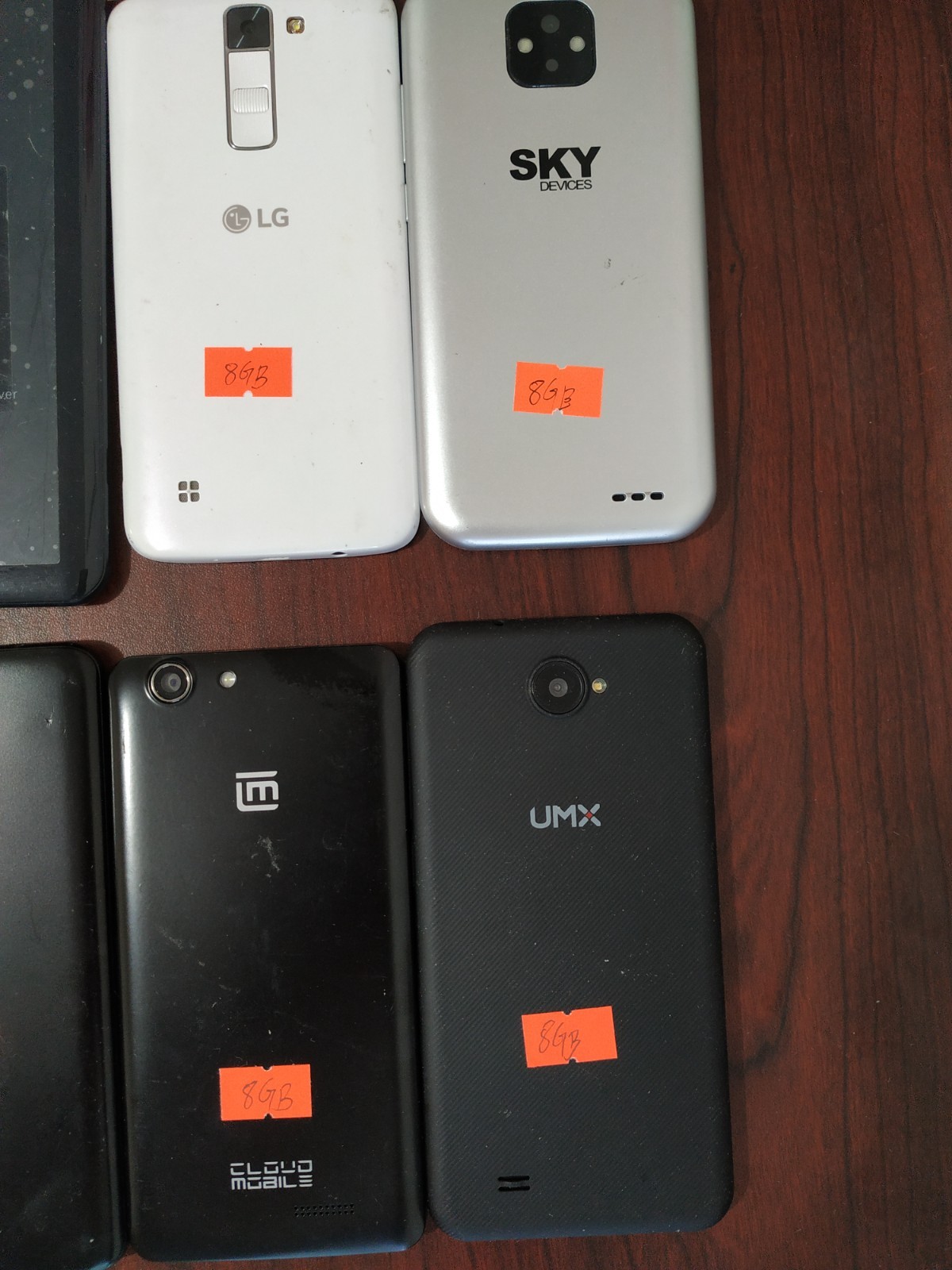 Lot of 8 Mixed Brand LG K7/ SKY Elite H5/ Wiko C210AE (2pc)/XR6M10 and other 8GB