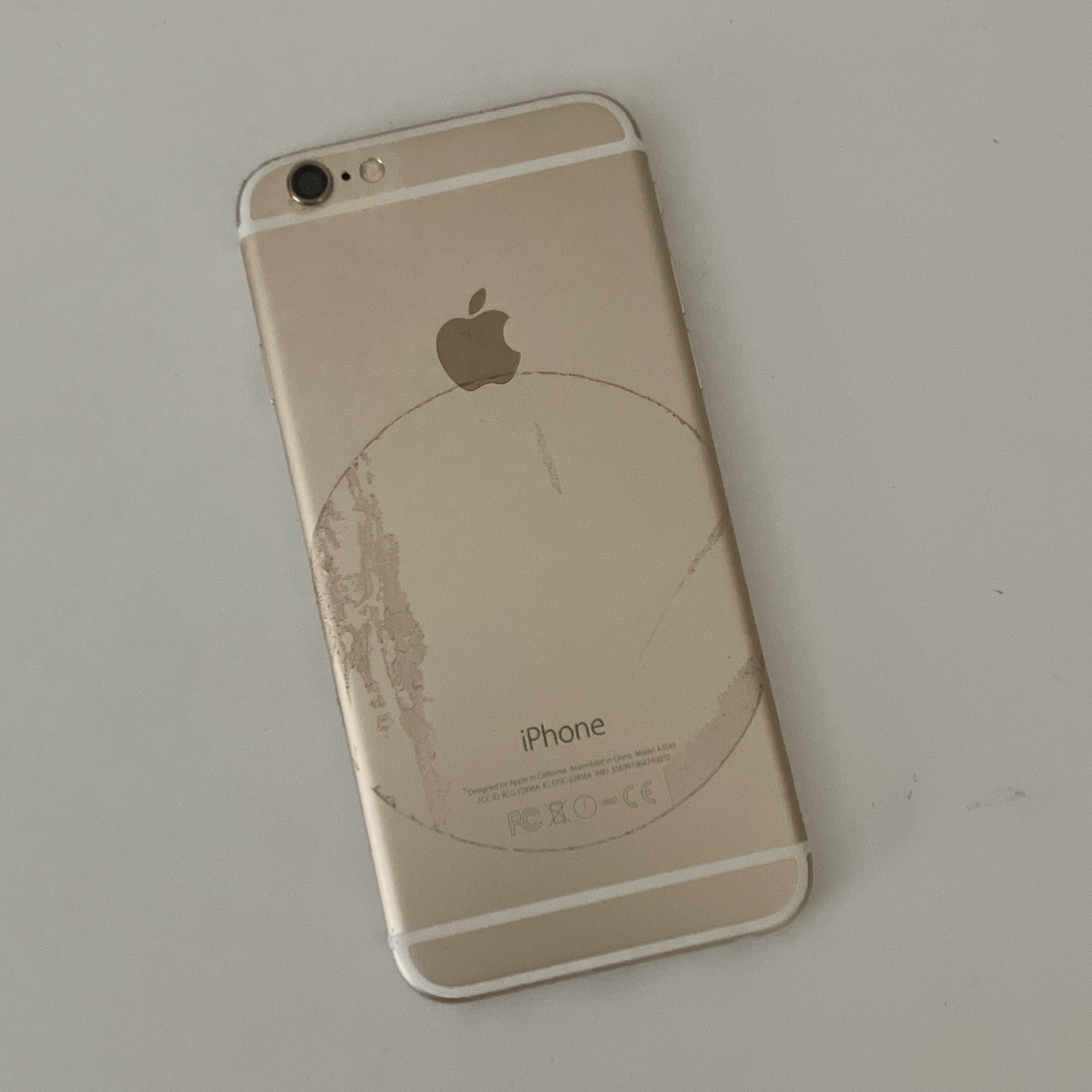 Apple iPhone 6 16GB Gold Unlocked iOS 4.7in GSM 4G Wi-Fi Bluetooth