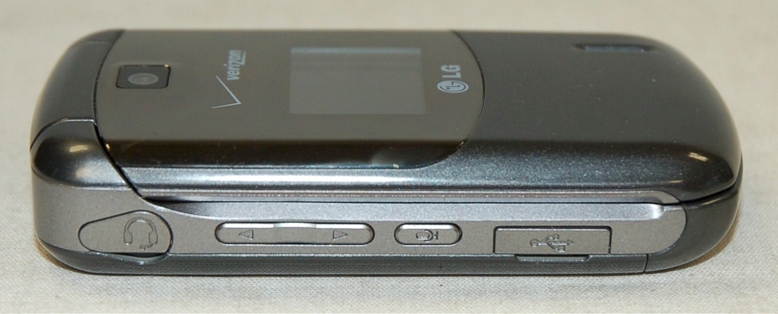 LG VX5600 Accolade GRAY Verizon Flip Cell Phone 2G Grade B Easy to use Vintage