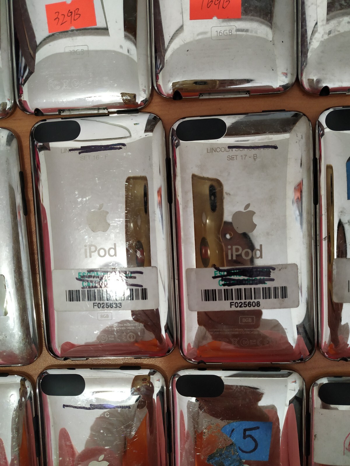 Lot of 21 Apple iPod Touch 1st, 2nd, 3rd,32GB(3pcs)16GB(3pcs)8GB(15pcs)for parts