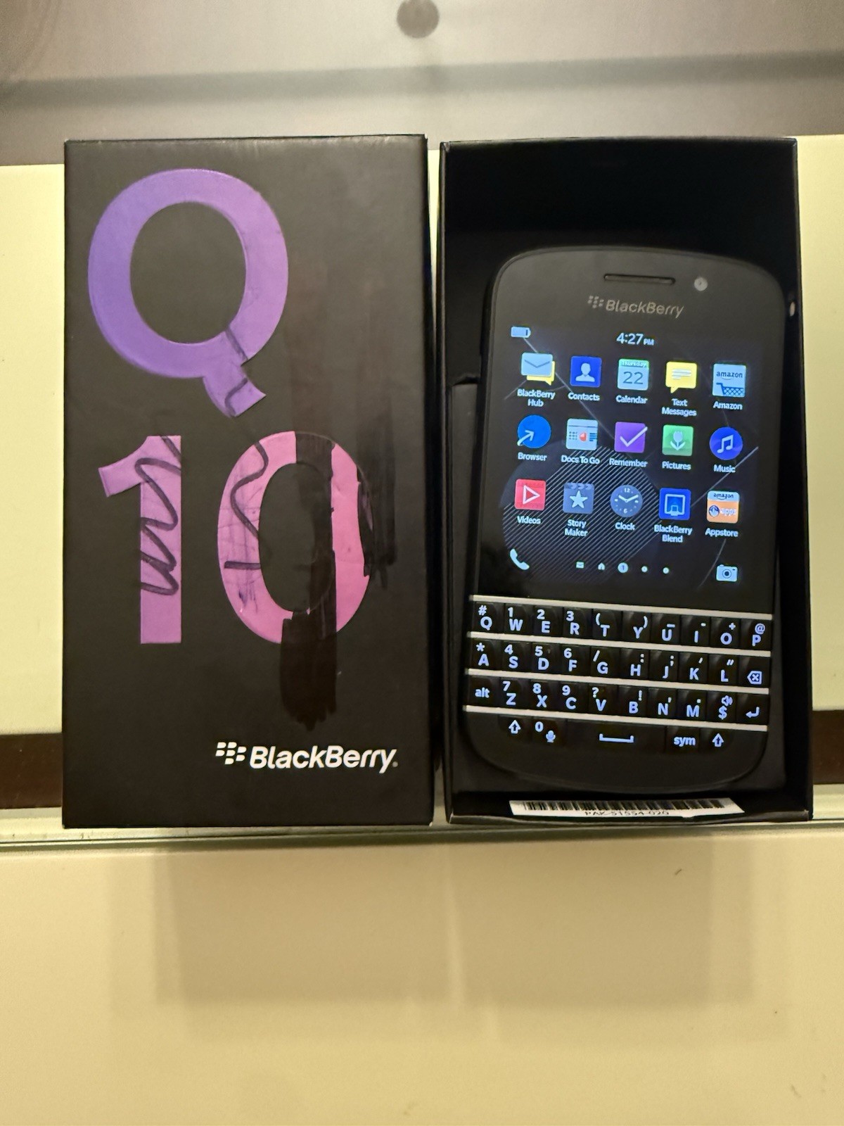 BlackBerry Q10 Unlocked LTE Smartphone 16GB + 2GB RAM — QWERTY Keyboard, 8MP