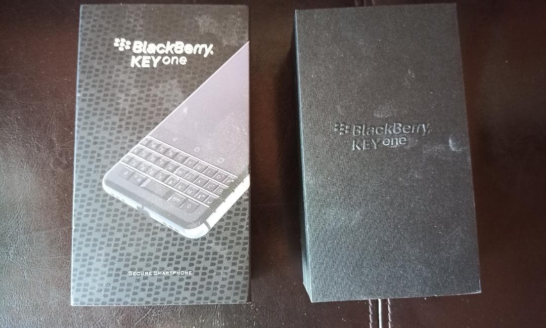 BlackBerry KEYone BBB100-6 Silver 64GB 4GB RAM SIM Free Unlocked Android Japan