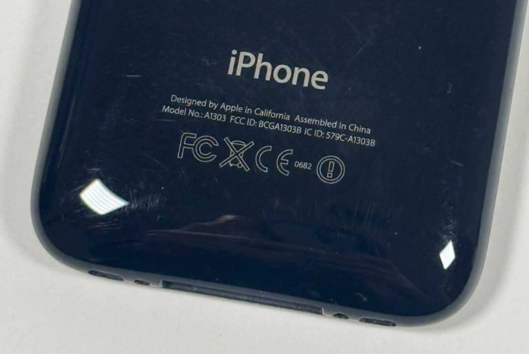 Vintage Apple iPhone 3GS Model A1303 Black For Parts / Not Working – UNTESTED