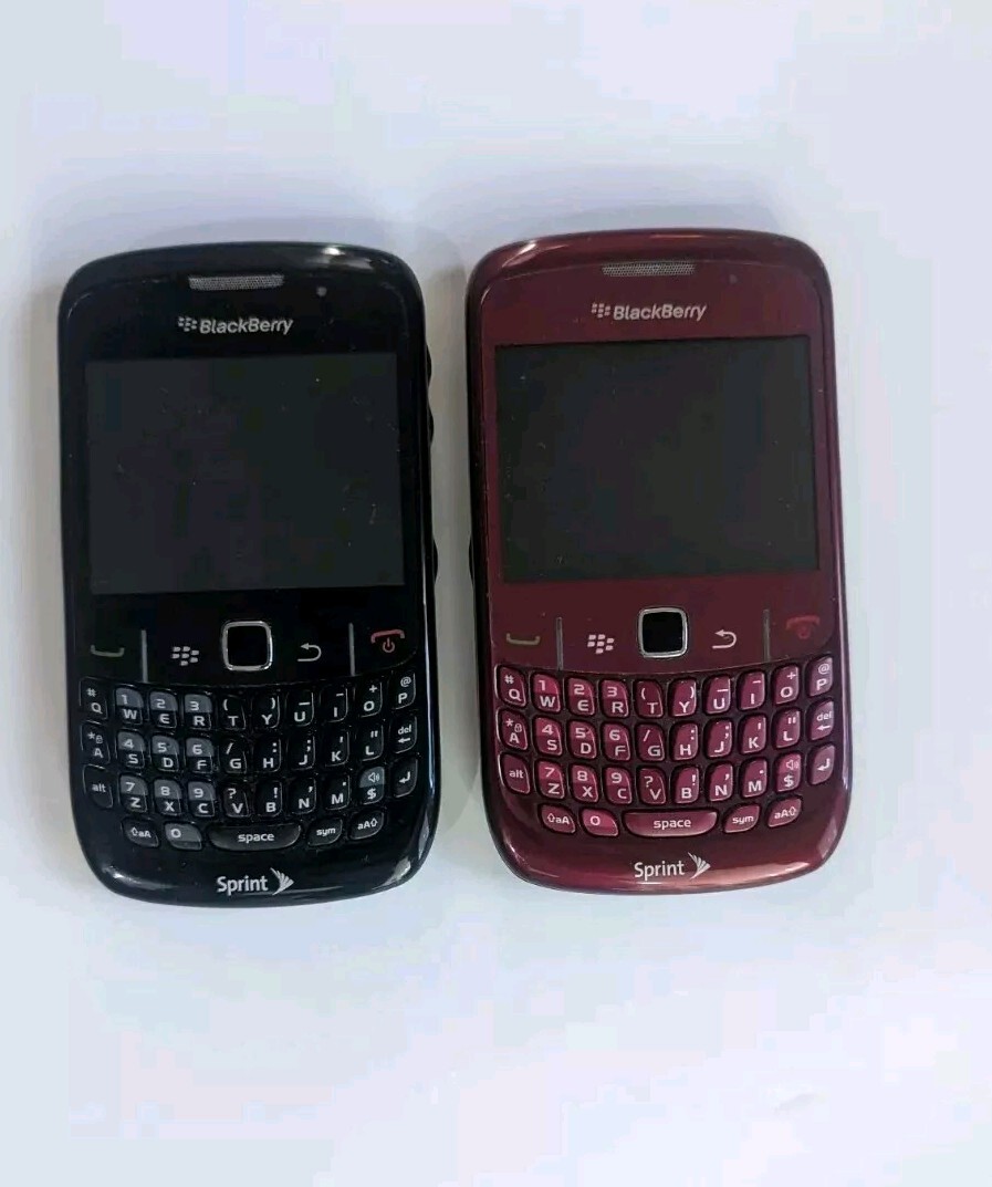 2 BlackBerry Curve 8530 phones – 128 MB – Black (Sprint) and burgundy