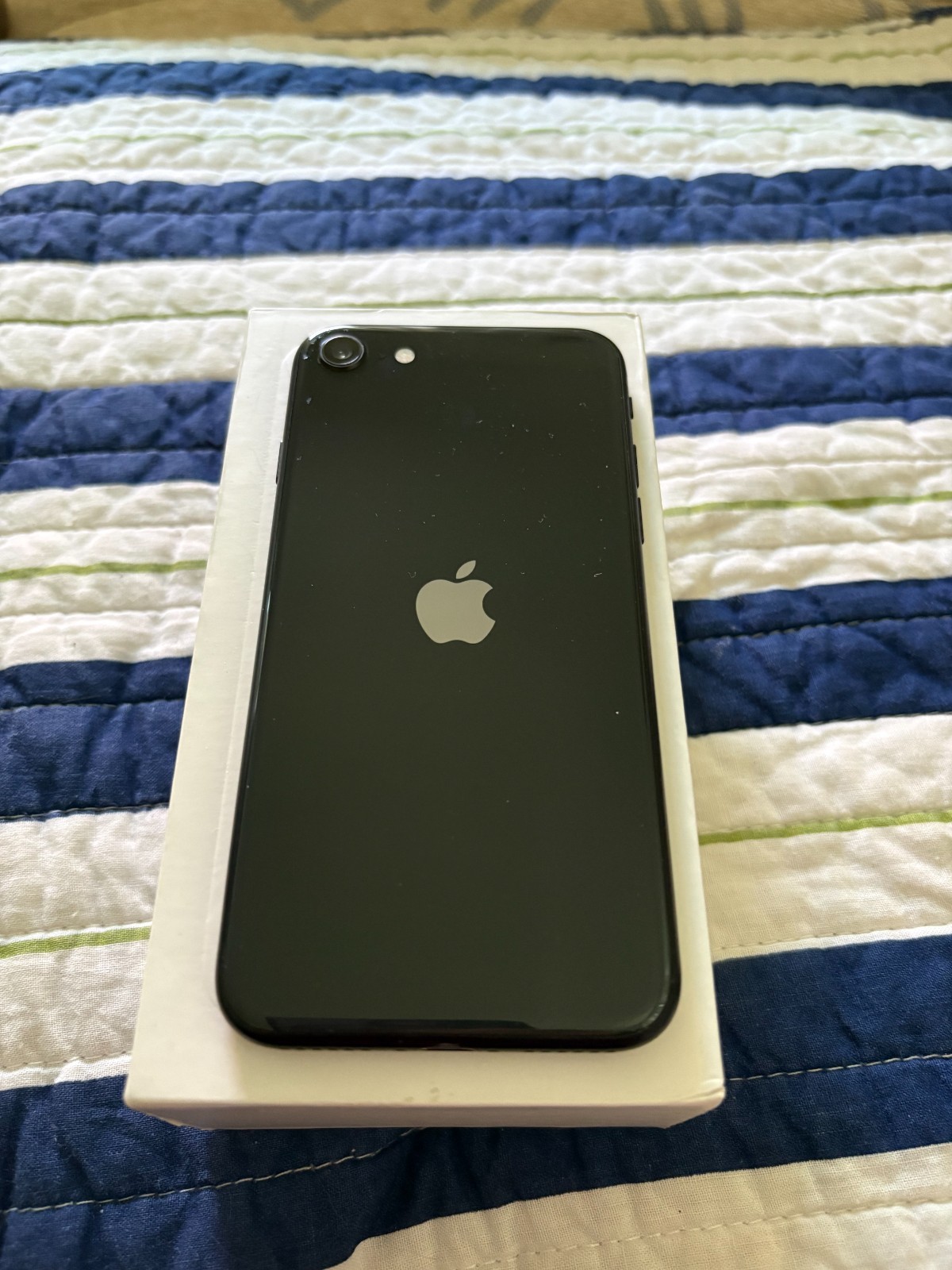 Iphone SE 2nd generation Black (Unlocked) 64gb 78% Battery