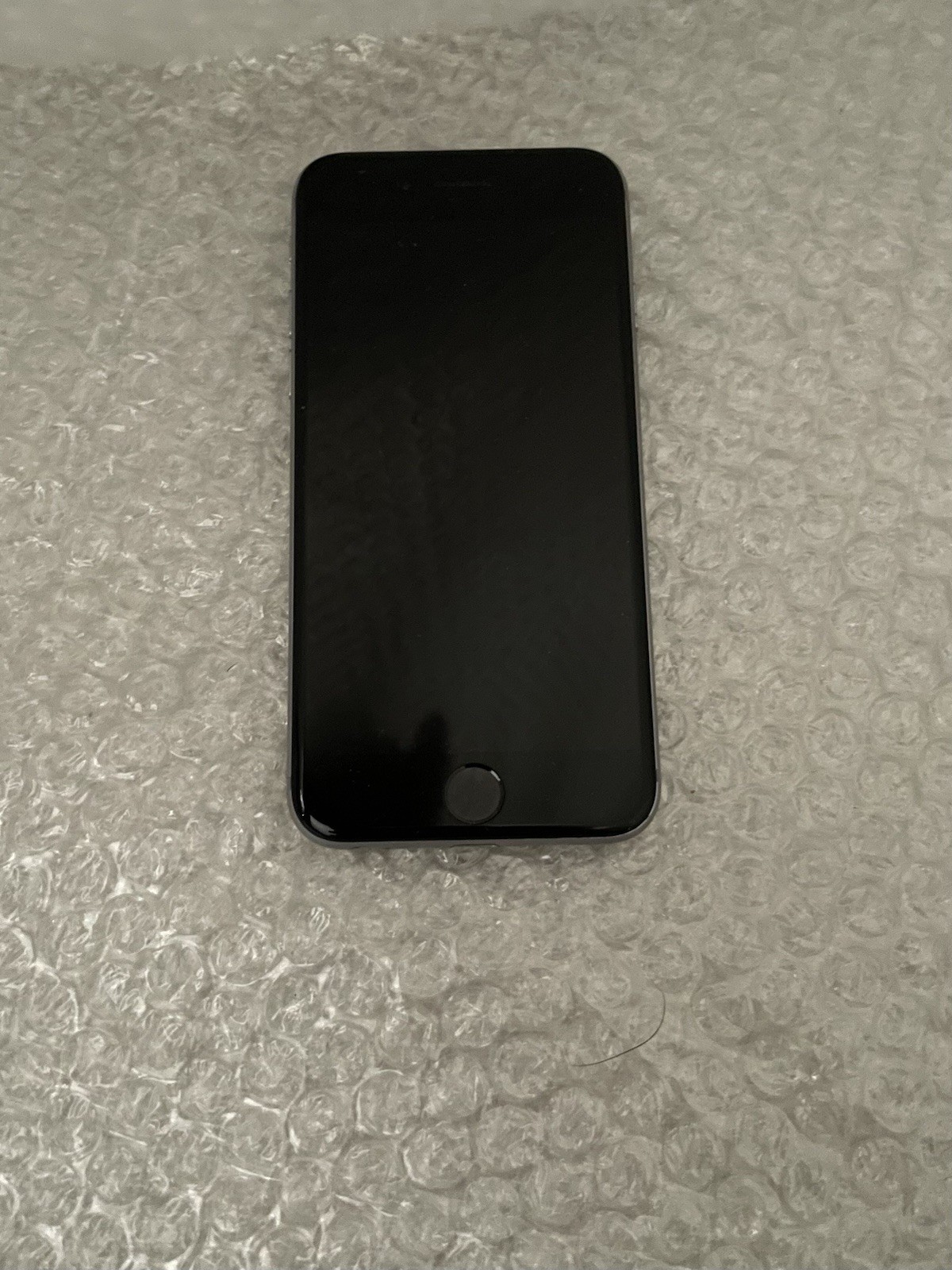 Apple iPhone 6 A1586 Smart Phone 4.7” Apple A8 64GB