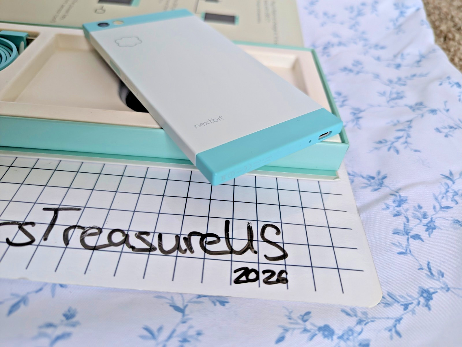 Nextbit Robin 32GB Unlocked Smartphone – Mint / Cyan (With Box & Cables)