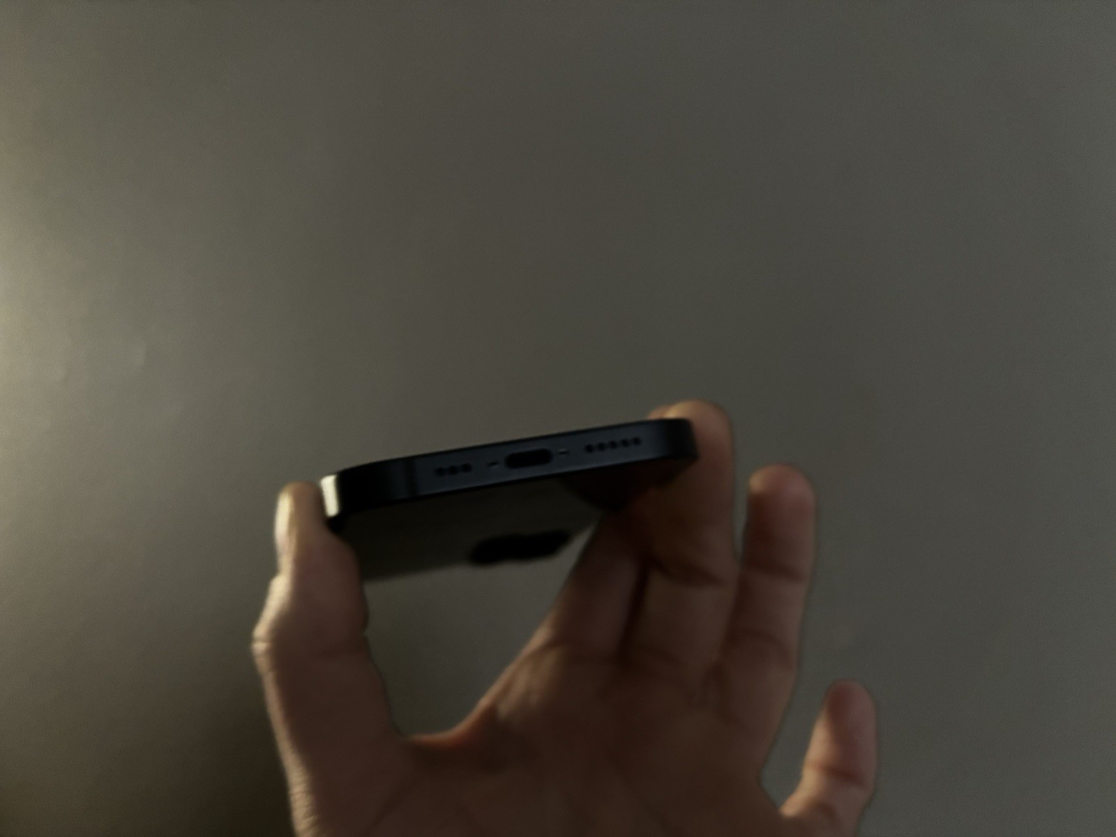 Apple Black Smartphone Dual Rear Cameras Lightning Connectivity Bar Style