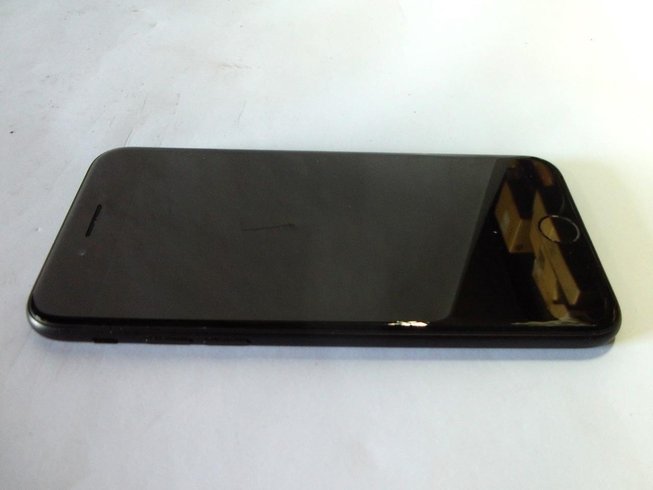 Apple iPhone 7 A1778 32GB (AT&T) Black Touchscreen Smartphone