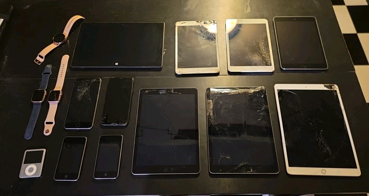 HUGE Broken Apple Device Lot Of 15 – iPad / iPhone / iPod / Apple Watch – READ!