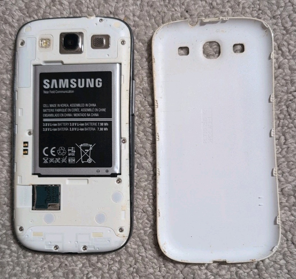 Samsung Galaxy S III 16 GB Marble White (Sprint) 25