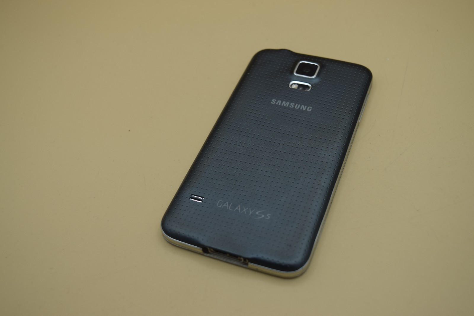 Samsung Galaxy S5 Charcoal Black Smartphone SM-S90L (GP)