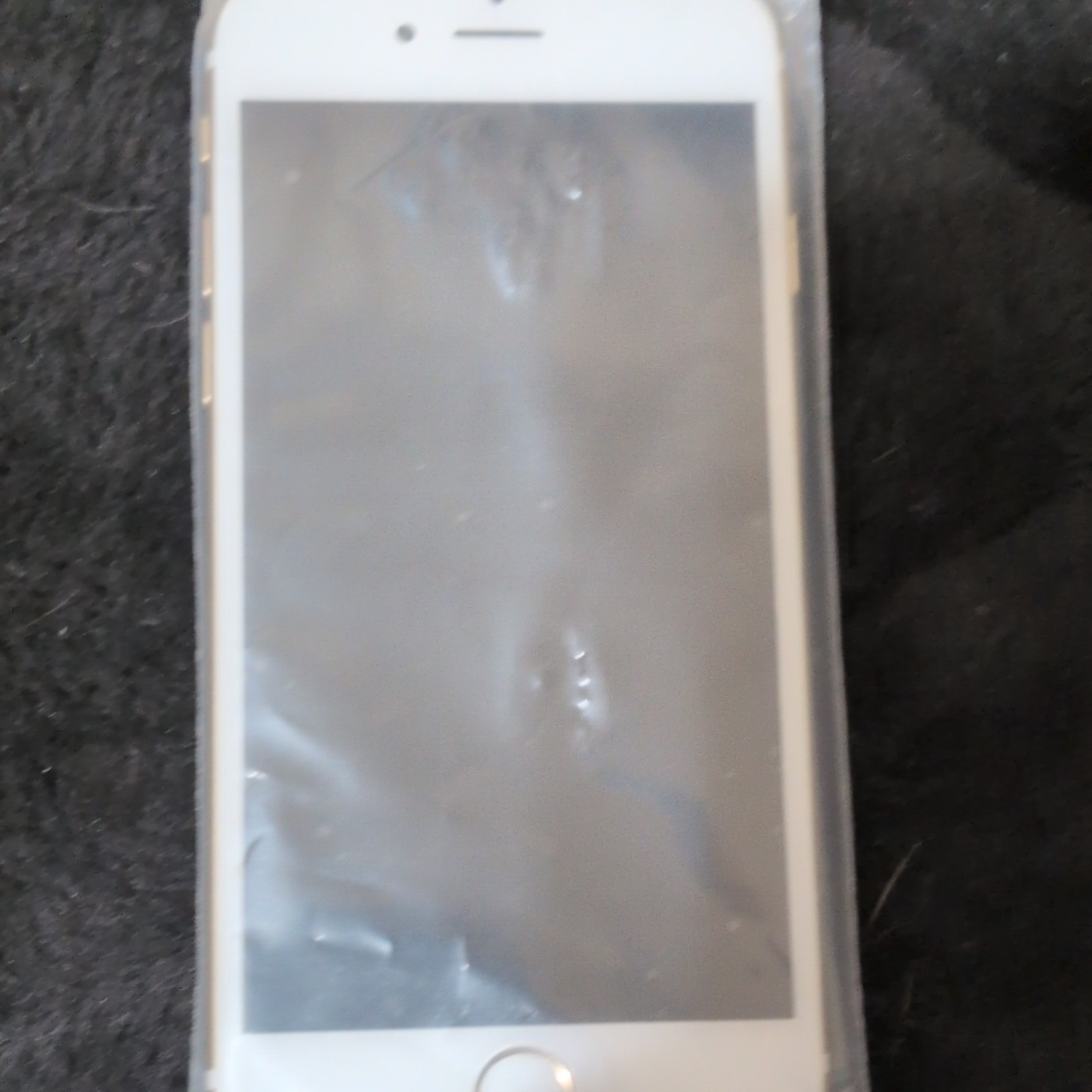 Apple iPhone 6 16GB Gold 4.7in A1586 MG472LL/A 8MP Wi-Fi NFC Bluetooth