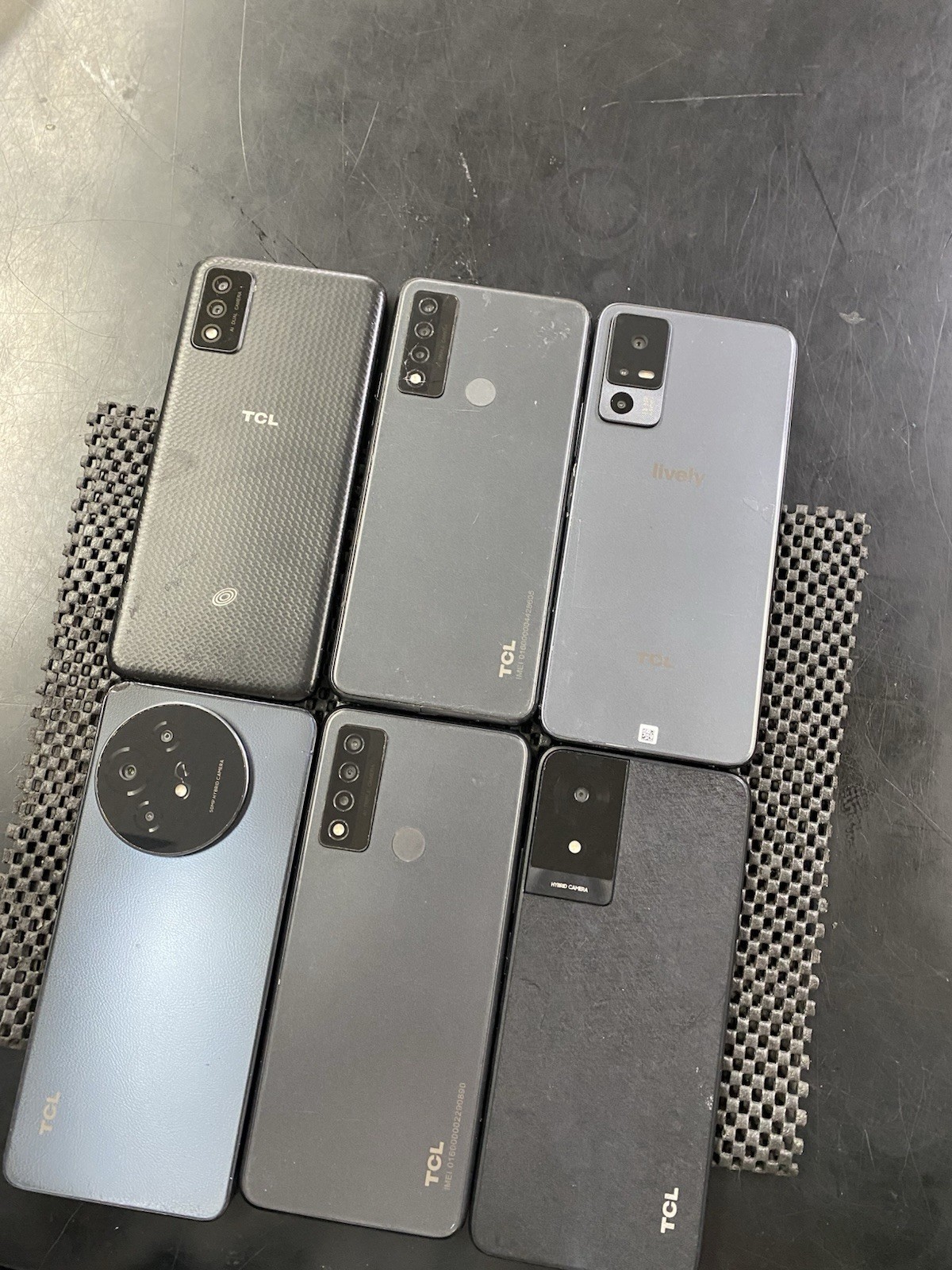 Random/Mixed Lot Of Phones TCL – HIGHER – Unknown Issues – For Parts ONLY – E9