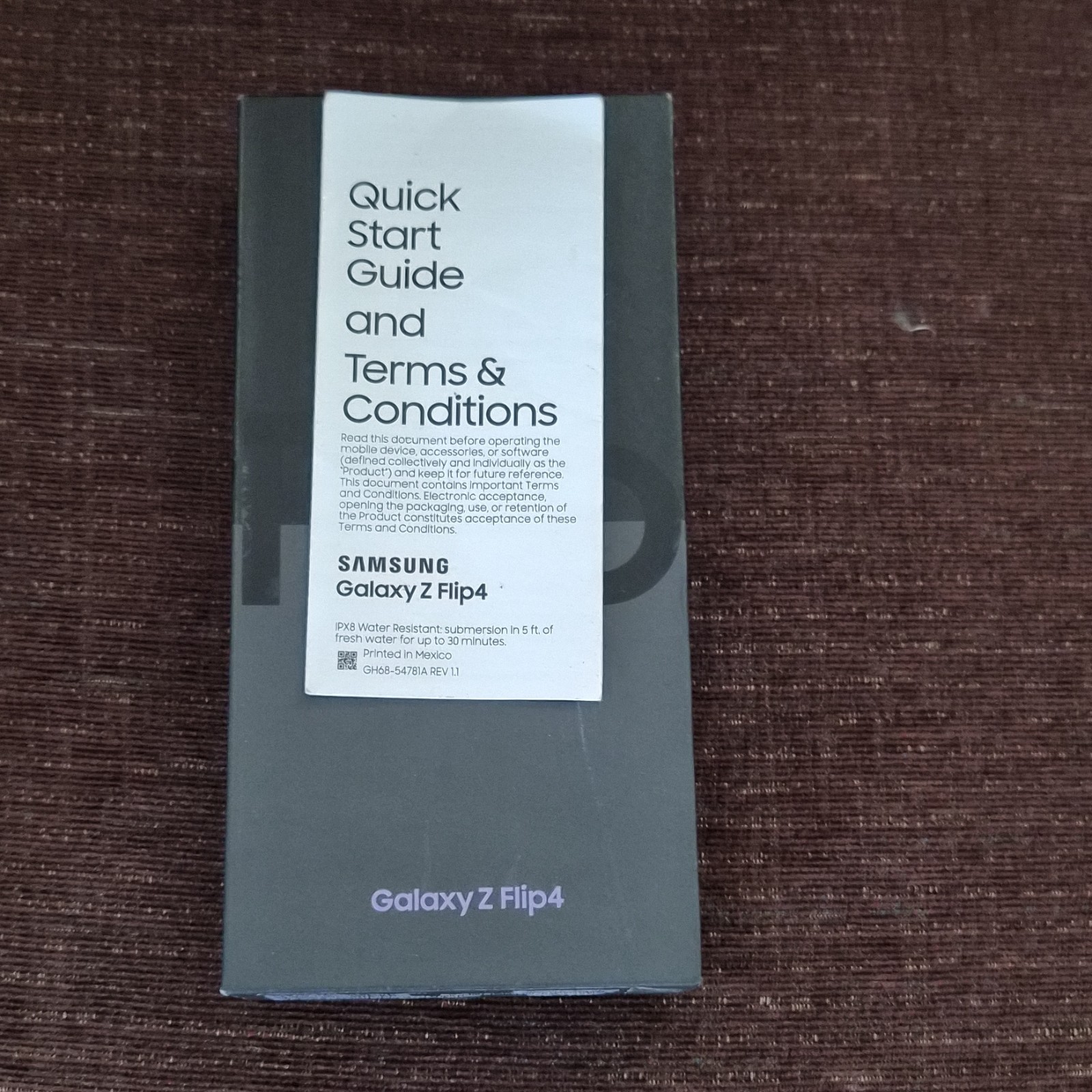Samsung Galaxy Z Flip4 Foldable Smartphone Purple Black SM-F721U GSM LTE UMTS