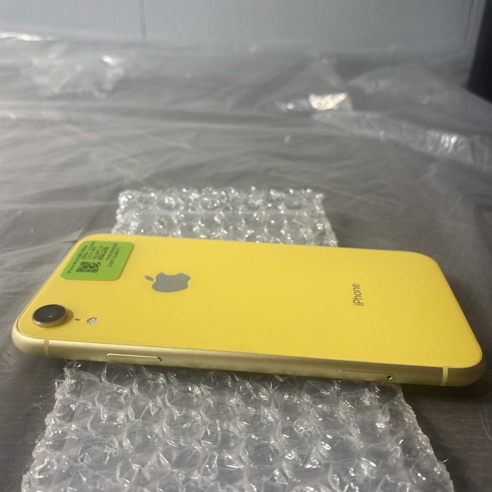 Apple iPhone RX carrier Unlocked 256gb yellow