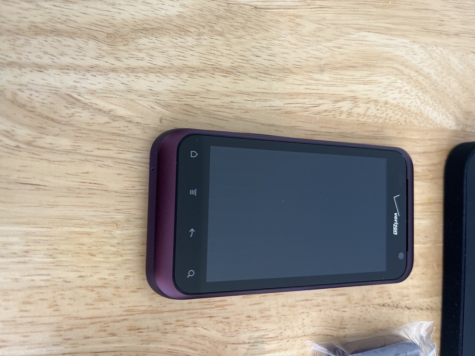 HTC Rhyme – 4GB – Plum (Verizon) Smartphone and all accessories – BULK PACKAGING