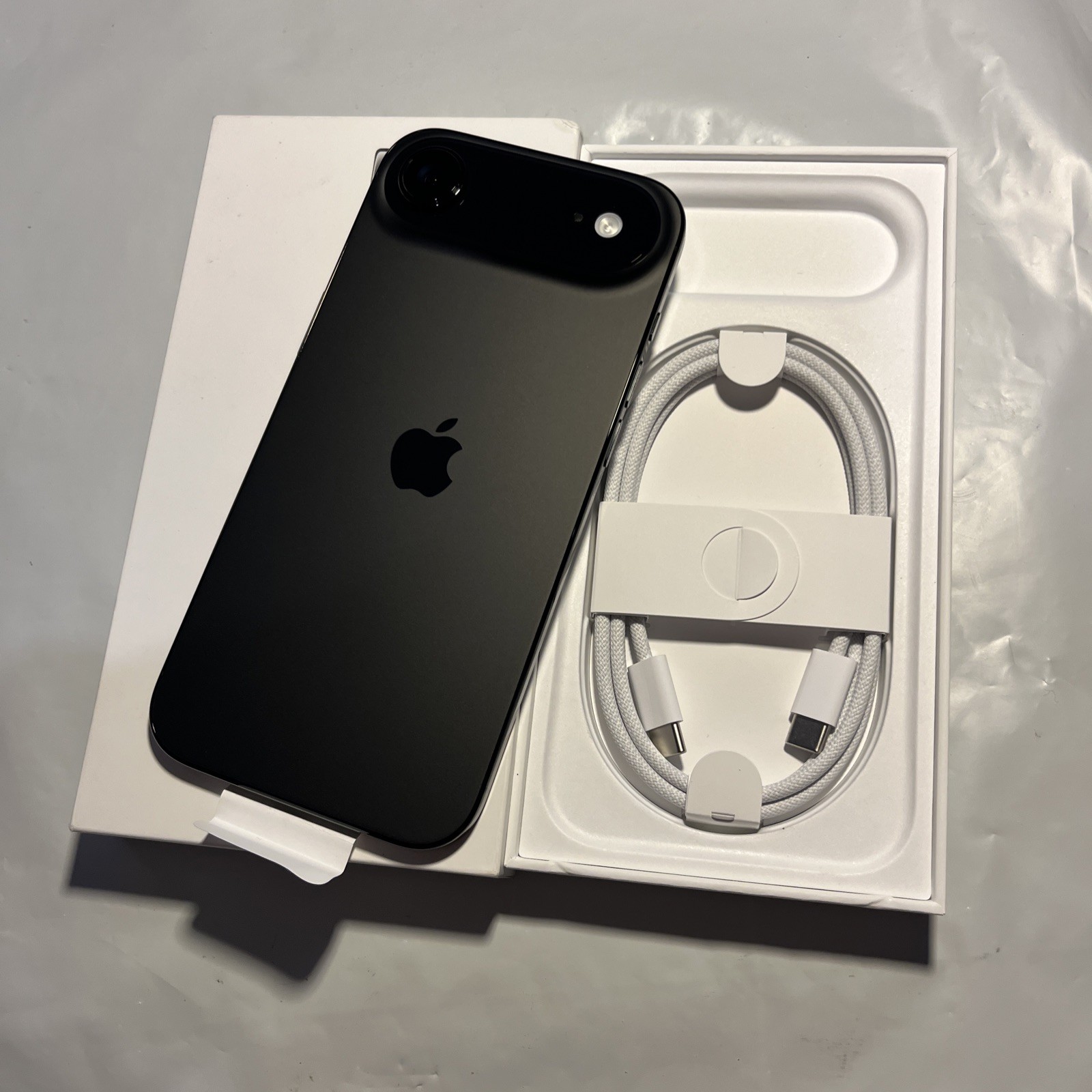 Apple iPhone 17 Air – 256GB ( Unlocked ) NEW (#625)