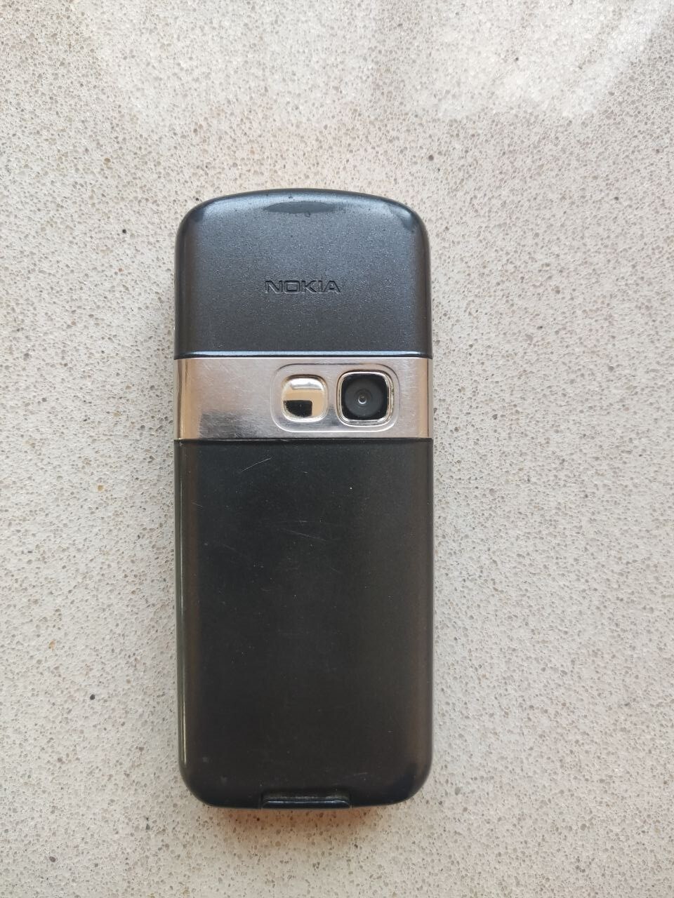 Nokia 6070 – Silver (Unlocked) Cellular Phone – Without battery
