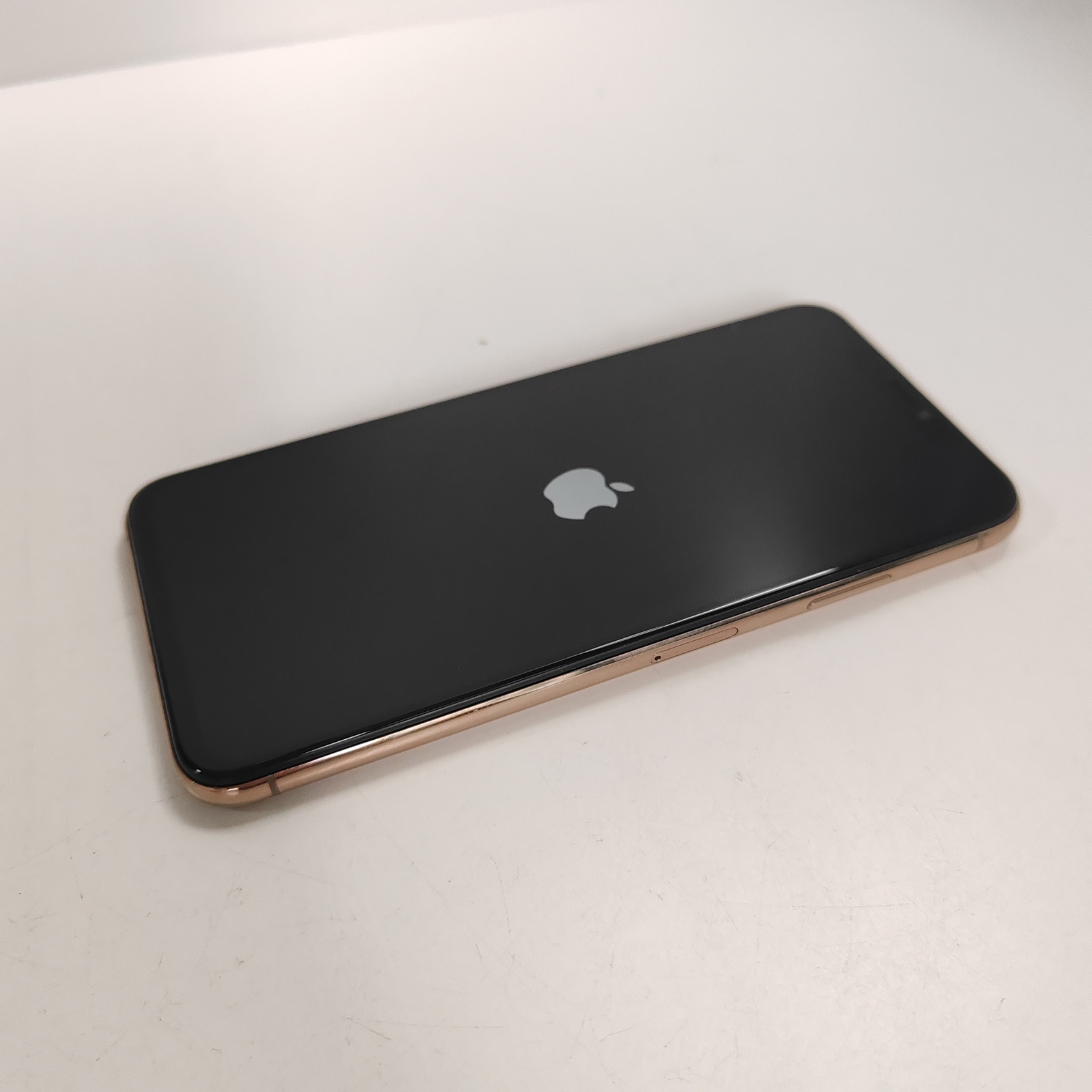 Apple iPhone XS Max 6.5″ 12MP 64GB 256GB all colors iOS 18 with Face ID