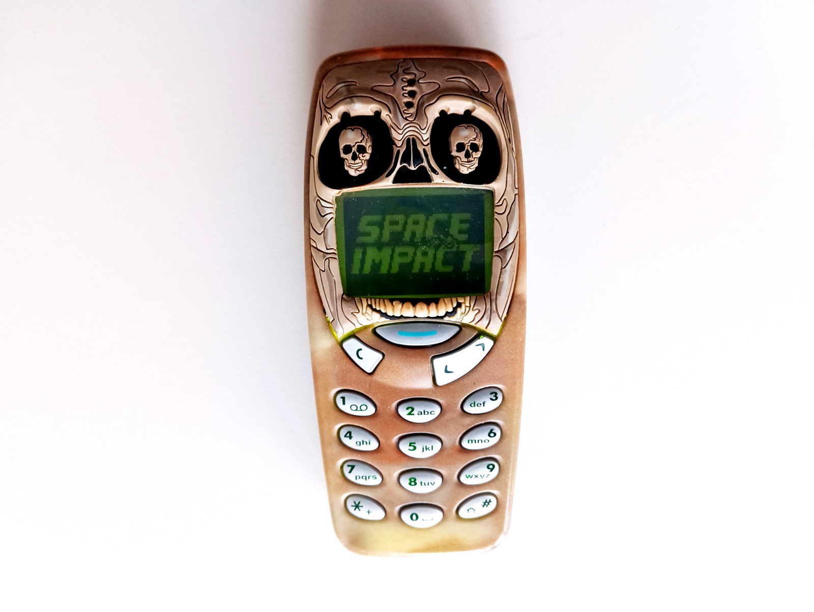 Nokia 3310 VERY RARE SKELETOR Cover + New Battery + Charger – Works