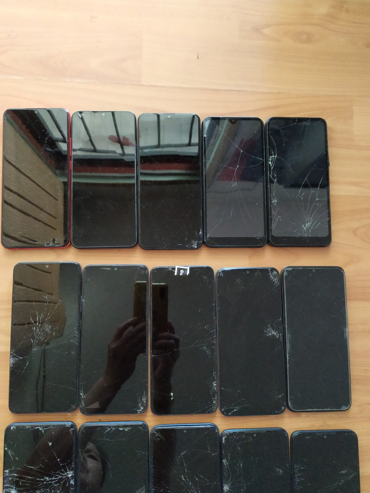 Lot of 20 Mixed Brand BLU and VORTEX 32 GB Smartphone For part