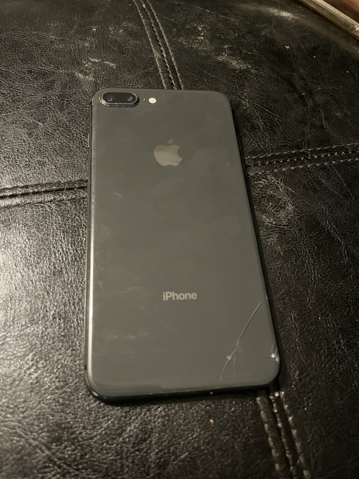 Apple iPhone 8 Plus – 64GB – Space Gray (T-Mobile) A1897 (GSM)