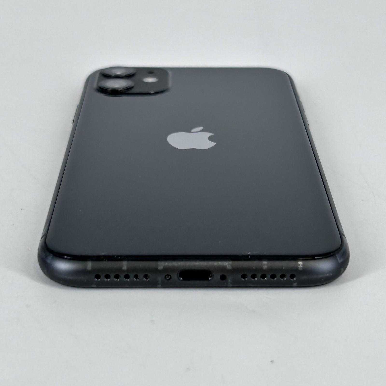 Apple iPhone 11 Black 64GB Unlocked – Good w/ White Spots