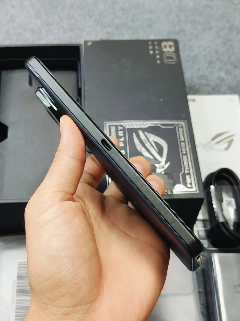 Asus ROG Phone 8 5G 6.78″ 50MP Android Google Play Global 12+256GB RAM