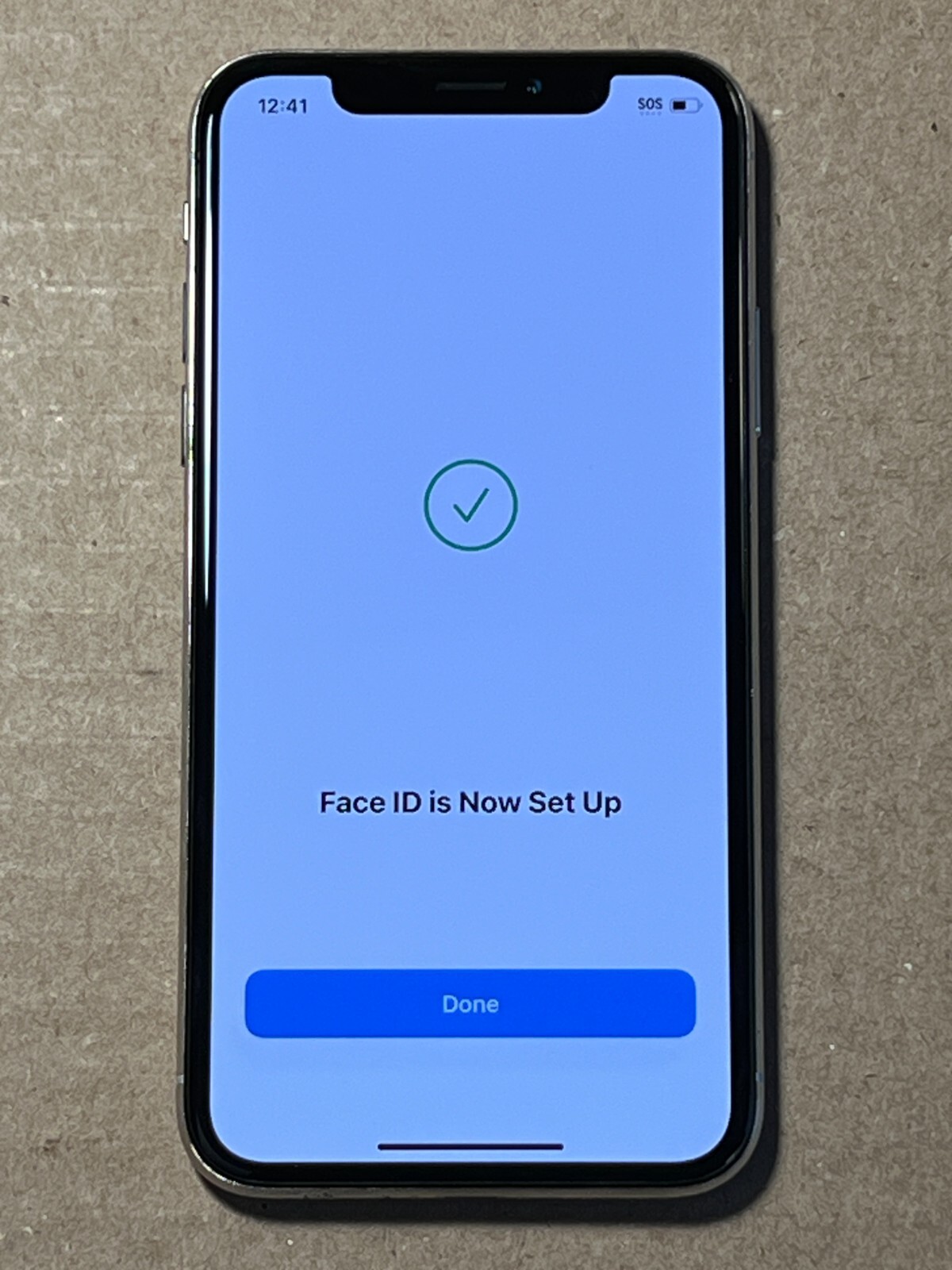 Apple iPhone X – 64GB – Silver (Unlocked) A1865 (CDMA + GSM)