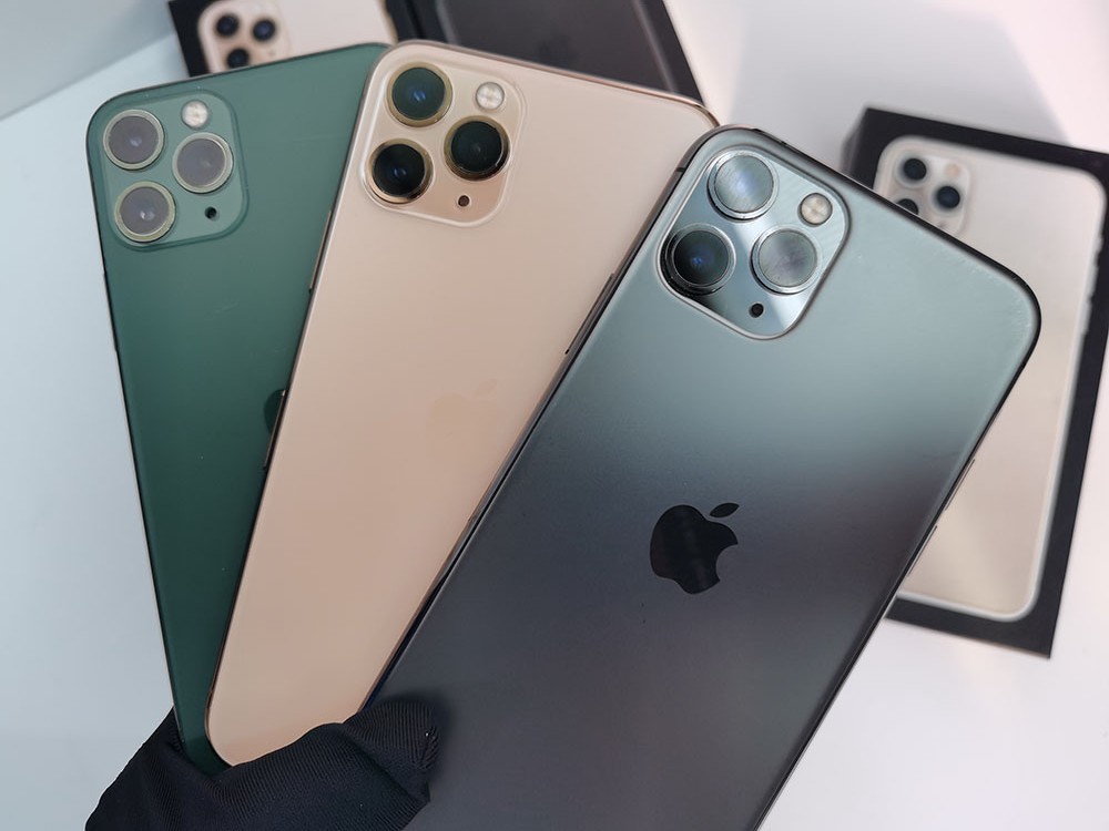 BOXED – Apple iPhone 11 Pro Unlocked 64GB / 256GB All colors good Smartphone