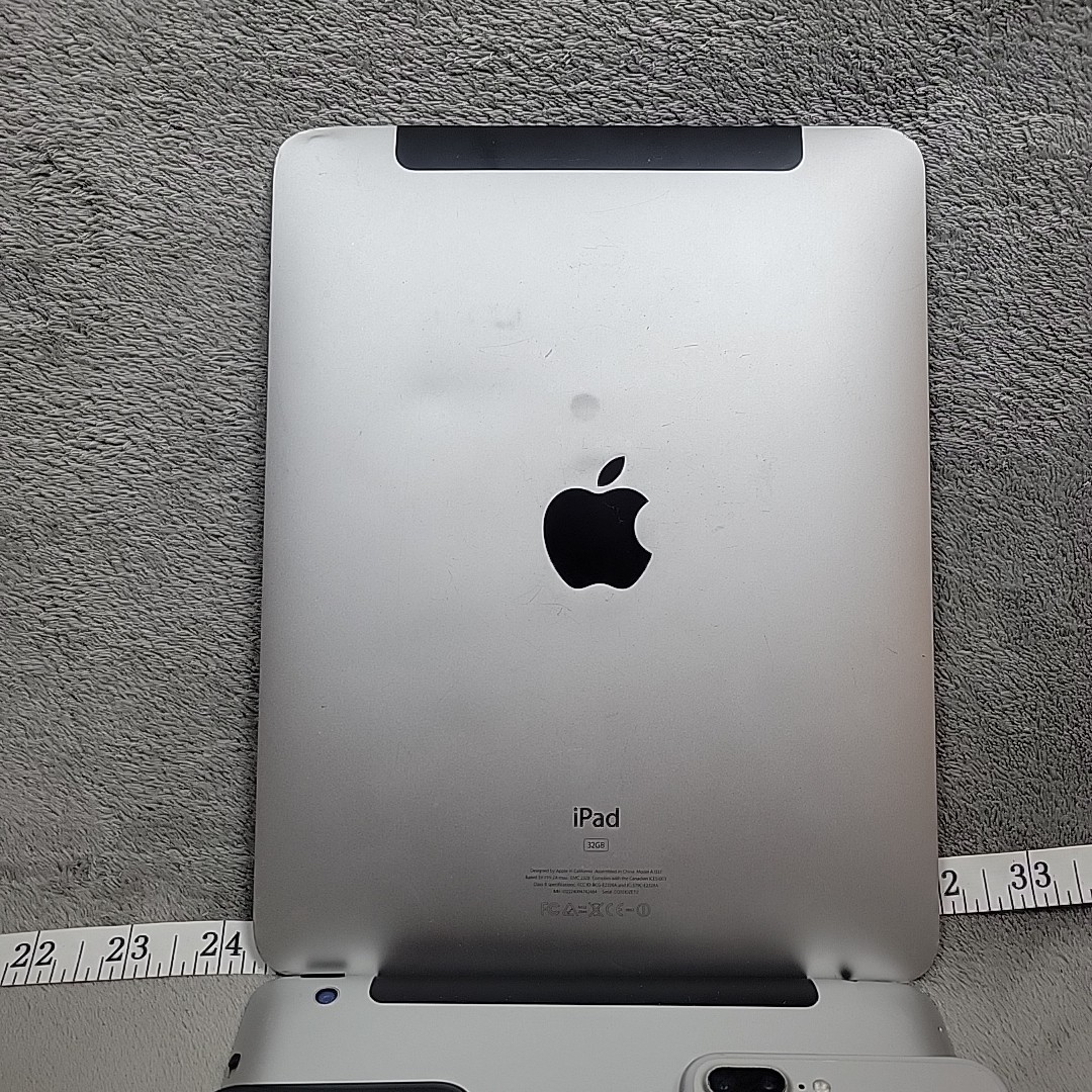 Apple iPhone iPad Lot 4x Devices iPhone 7 Plus SE 2 FOR PARTS **READ DESC**