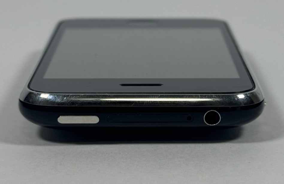 Vintage Apple iPhone 3GS Model A1303 Black For Parts / Not Working – UNTESTED