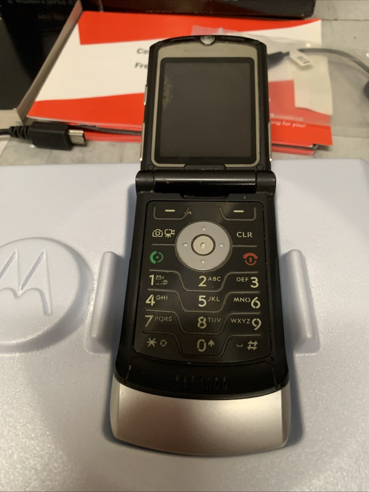 Original Motorola RAZR V3m GSM 2G Flip Phone ( Verizon )Silver