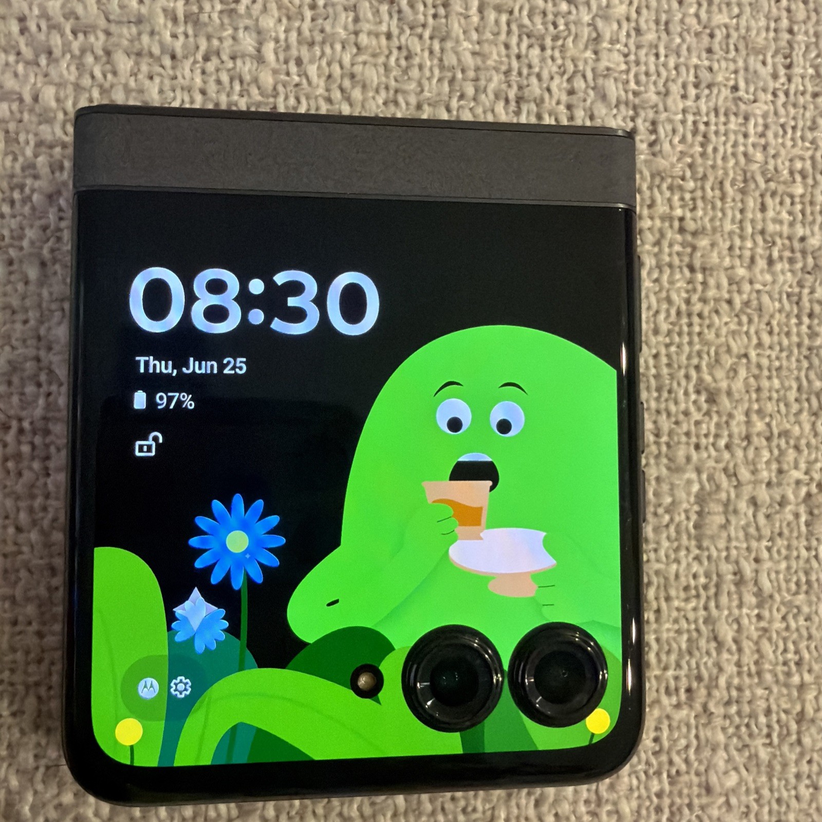 Motorola Moto Razr 2024 (XT2453) – 256GB 5G Koala Gray Unlocked
