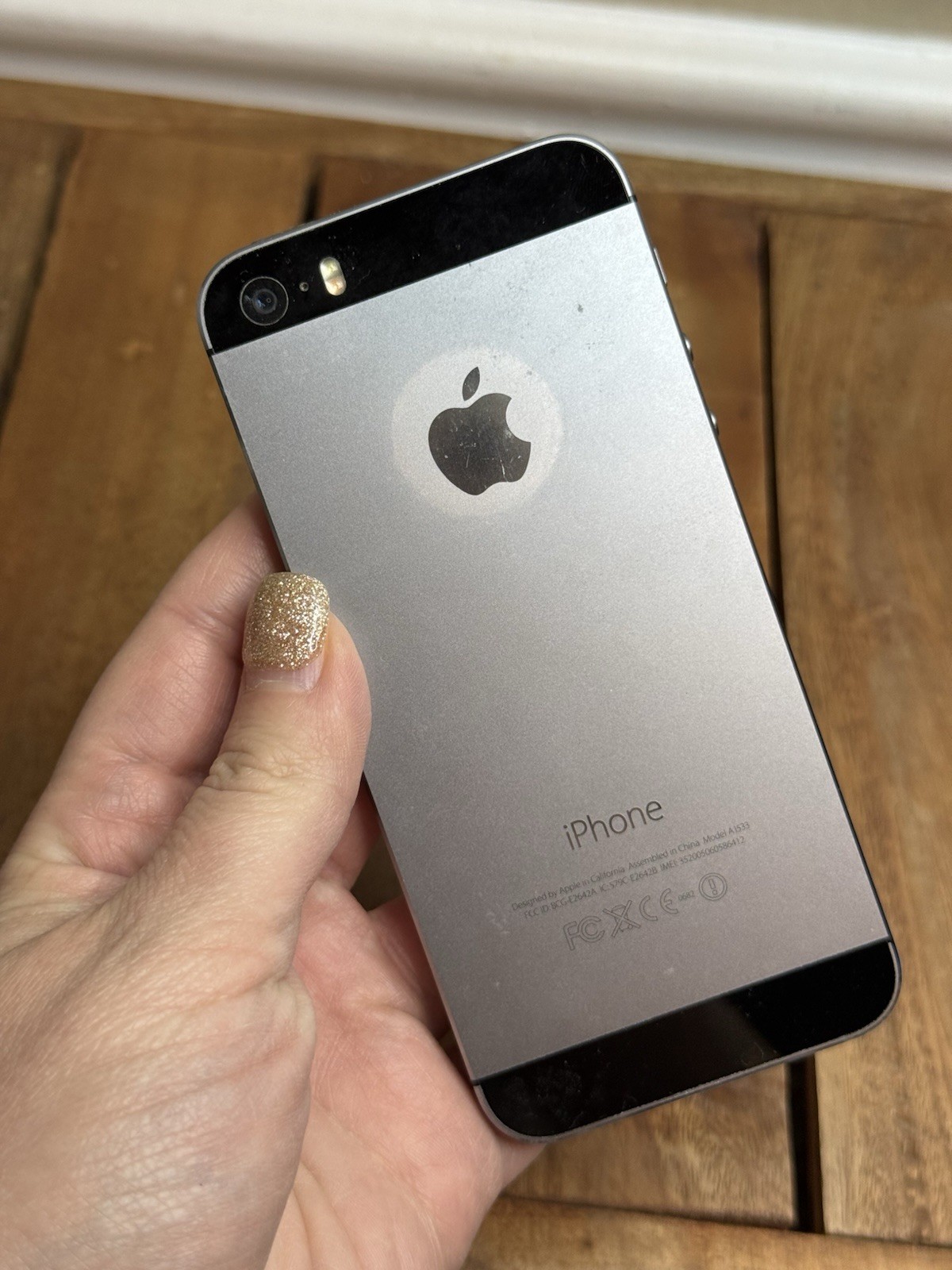 Apple iPhone 5s (A1533) Grey Smartphone – Cracked Screen Not Working Parts
