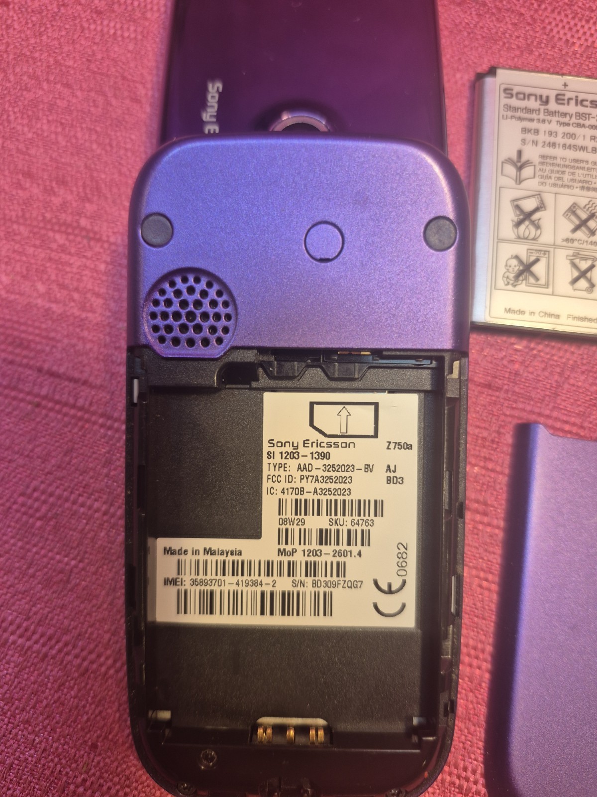 Sony Ericsson Z750a AT&T Flip Phone Purple TESTED Working
