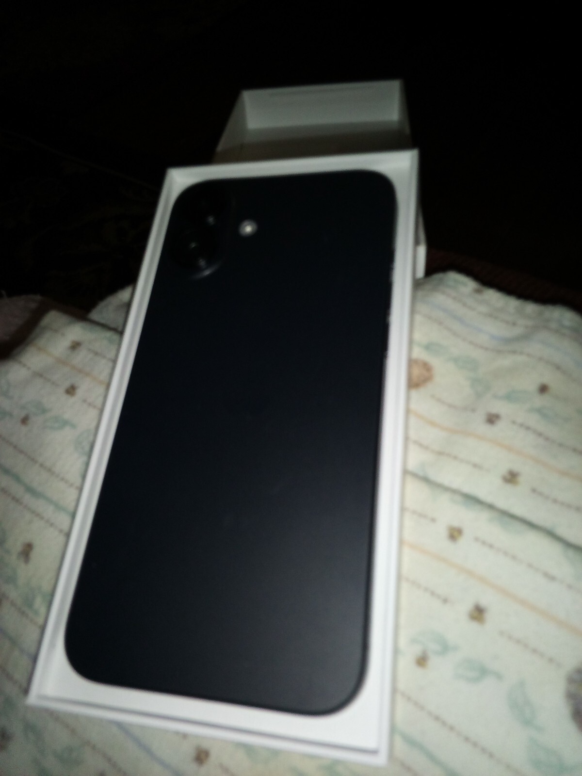 Apple iPhone 16 Plus – 256 Mb- Black Titanium (locked)